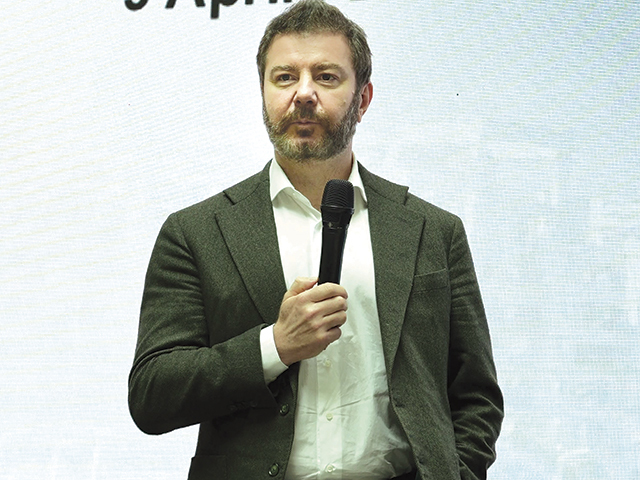 UiPath anunţă lansarea “primei platforme de nivel enterprise” pentru automatizare agentică. Daniel Dines: “Am construit o platformă care unifică AI, RPA şi luarea deciziilor umane”. Raghu Malpani, CTO: “Ţintim o acurateţe a agenţilor de peste 95%”
