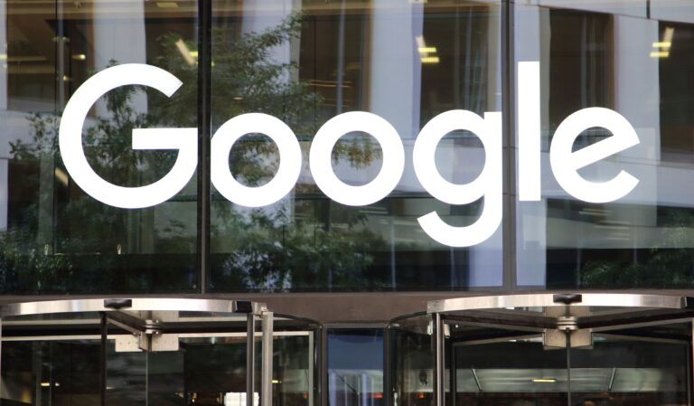 Breaking news. O nouă lovitură pentru Google: Un judecător american constată că gigantul american deţine “monopoluri ilegale” în tehnologia de publicitate online, deschizând calea unei spargeri în bucăţi a companiei
