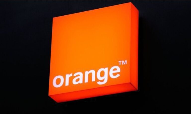 Decizie a Tribunalului Bucureşti într-o speţă din 2006: Orange România, obligată să achite despăgubiri de 10,2 mil. euro fondatorilor fostului operator alternativ de telecom Netmaster, Sanjay Bhasin şi Alexandru Albu. Sentinţa în procesul deschis acum 5 ani poate fi atacată în 30 de zile. Proces şi împotriva Vodafone