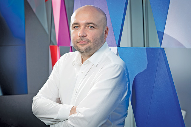 Dante International, principala companie din grupul eMAG, a avut în 2024 afaceri de 8,9 mld. lei, în creştere cu 16%, şi o pierdere netă de 191 mil. lei. Numărul mediu de angajaţi s-a redus cu aproape un sfert, de la de 3.231 în 2023 la 2.471 Dante International, principala companie din grupul eMAG, a avut în 2024 afaceri de 8,9 mld. lei, în creştere cu 16%, şi o pierdere netă de 191 mil. lei. Numărul mediu de angajaţi s-a redus cu aproape un sfert, de la de 3.231 în 2023 la 2.471