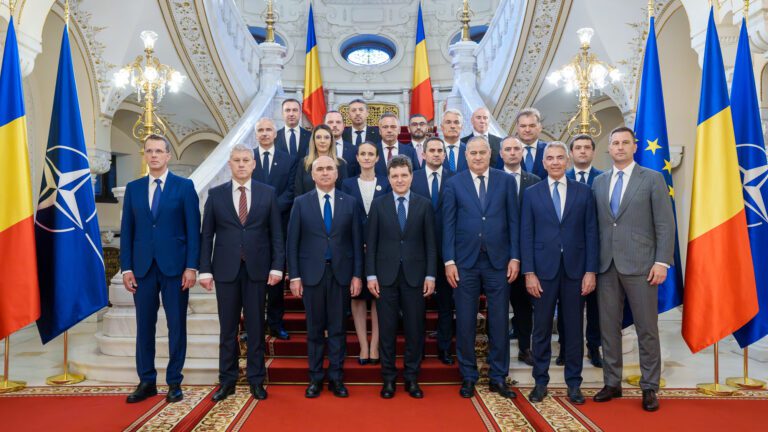 Ce prevede programul de guvernare al cabinetului Bolojan la capitolul digitalizare: transformarea digitală devine o prioritate naţională şi va fi coordonată de un departament în subordinea premierului