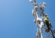 Cifra de afaceri a Orange România a scăzut cu 2,1% în primul semestru din 2025. Operatorul va continua investițiile, cu peste 200 milioane euro până la finele anului, în ciuda presiunilor economice și a unor dezechilibre din piața telecom