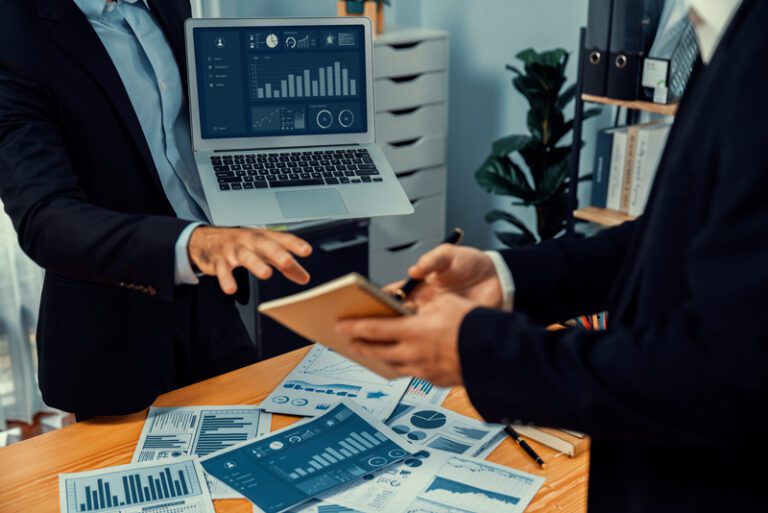 Cum arată cu adevărat salariile: Mădălina Uceanu, Career Advisor: Salariile de 15.000 de euro net sunt excepţii, salariile reale sunt mai jos decât cele vehiculate