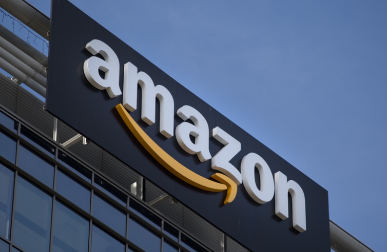 Amazon a trimis peste 100 de sateliți în spațiu