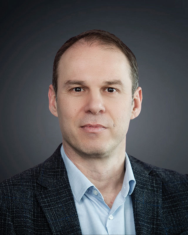 Telekom România Mobile a raportat în trim. 2 venituri de 61 mil. euro, mai mici cu 8% şi 3,4 mil. clienţi, în scădere cu 5%, cu o pierdere de 5 mil. euro. Şefii OTE speră la finalizarea exitului către Vodafone şi Digi în trim. 3