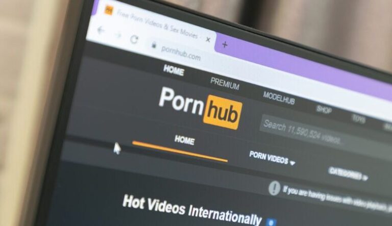 Cât s-a redus traficul pe site-urile de pornografie după introducerea verificării cu buletinul