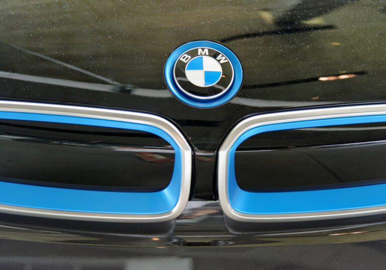 Constructorii auto îşi dezvăluie planurile la salonul de la München: ofensivă pe piaţa vehiculelor electrice accesibile şi premium