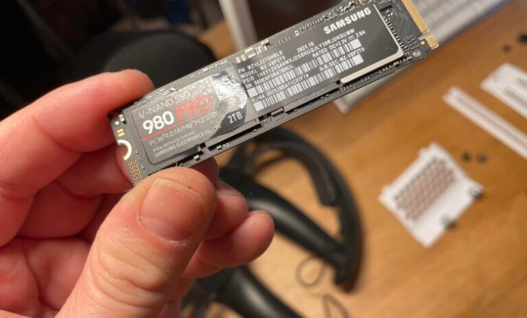Microsoft spune că SSD/HDD-ul tău nu s-a defectat din pricina unei actualizări Windows. Însă probele arată altceva