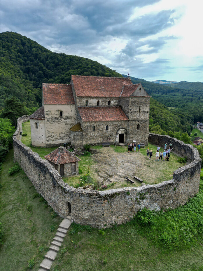 Biserica fortificată din Cisnădioara 1
