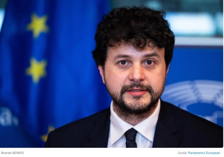 Domnule parlamentar european, ne va lua inteligența artificială joburile? Interviu cu negociatorul Parlamentului European pentru AI Act, Brando Benifei