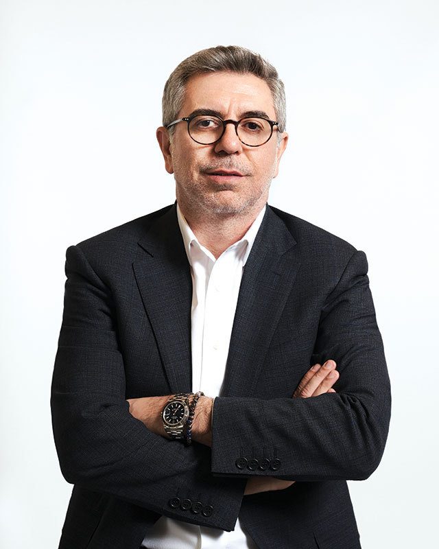 Vodafone a finalizat achiziţia Telekom România Mobile. Nedim Baytorun, CEO al Vodafone România: Este un moment „crucial“ pentru piaţa telecomunicaţiilor din România, se creează premisele pentru investiţii semnificative