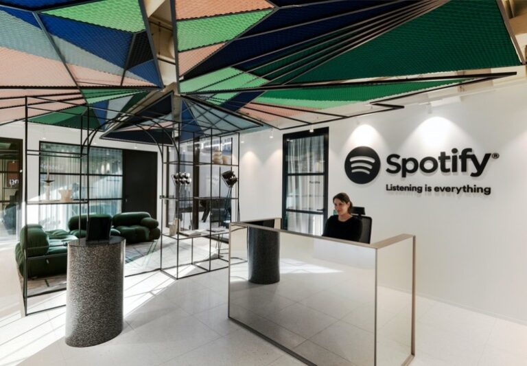 Daniel Ek renunță la funcția de CEO al Spotify