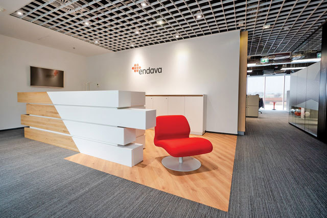 Bursă. Ce se întâmplă la Endava? Acţiunile sunt la minim istoric după o scădere de 26% într-o singură zi din cauza rezultatelor financiare slabe. Doar în 2025, compania care în România are 3.300 de angajaţi s-a prăbuşit pe Wall Street cu 78%