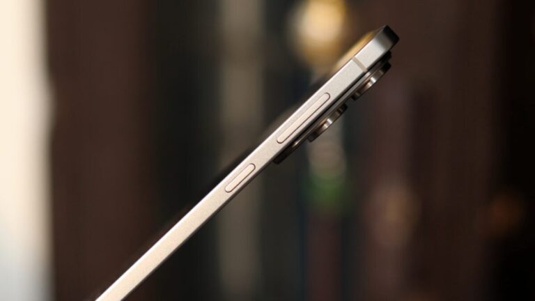 Samsung probabil că a abandonat unele îmbunătățiri Galaxy S26 pentru nu depăși prețul iPhone 17