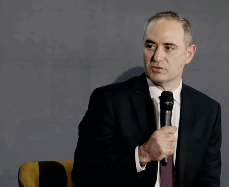 Ministrul finanţelor Alexandru Nazare: Bugetul public pe 2026 va fi construit în format electronic, cu o nouă aplicaţie. Împreună cu ANAF vom lansa aplicaţia AiBon, prin care cetăţenii vor putea scana bonuri şi verifica dacă a fost emis sau nu de o casă de marcat validă