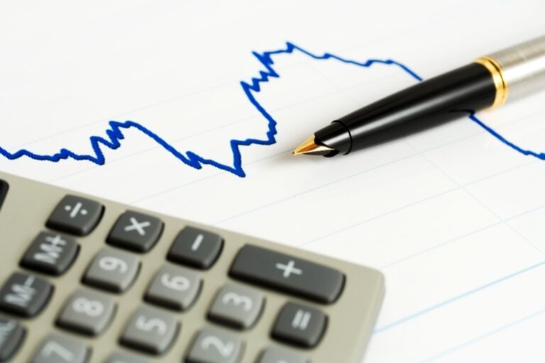 Life is Hard – pe pierdere la 9 luni, în pofida unui business în creștere