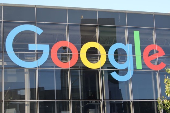 Bursă. Acţiunile Google au urcat cu 15% într-o săptămână după pariul surpriză de 4,3 mld. dolari al lui Warren Buffett