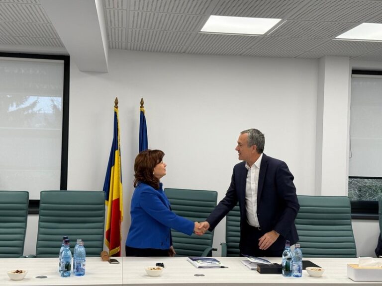 Distribuţie Energie Electrică Romania semnează cel mai mare contract din istoria companiei: achiziţionează 1,1 milioane de contoare inteligente cu 291,6 milioane lei, fără TVA