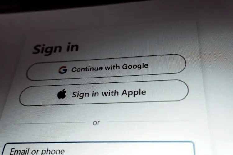 Apple va folosi tehnologiile Gemini pentru a echipa următoarea versiune de Siri