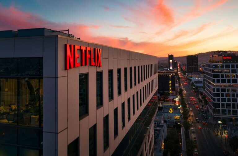 Veniturile Netflix au crescut cu 16% în 2025. Aplicaţiile mobile vor avea un nou design