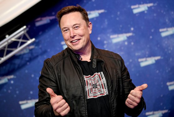 Elon Musk îşi imaginează roboţi umanoizi peste tot. China ar putea fi prima care-i va transforma în realitate
