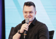 Schimbare de strategie la „noul val“ de fondatori: cum au ajuns start-up-urile Vestinda şi DesignVerse la venituri cumulate de aproape 1 mil. euro după ce au pus „pe pauză“ vânătoarea de investiţii pentru a se concentra pe execuţie. „Mai important este să construieşti un produs pe care oamenii chiar îl folosesc decât să ridici bani de la investitori“