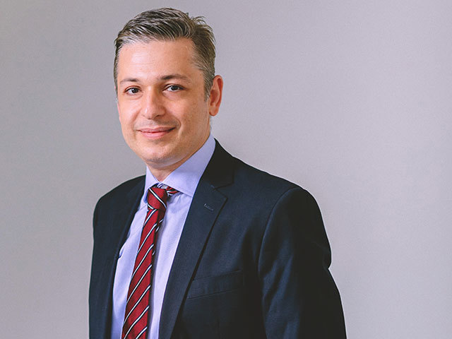 Kostas Fiakas, group chief strategy officer, INFORM: Adopţia AI în România merge mai lent decât se aştepta piaţa – sunt încă mai multe proiecte-pilot decât implementări. Ne-am adaptat şi am creat o soluţie pentru companiile care vor AI generativ fără dependenţă de cloud, cu control pe costuri şi date