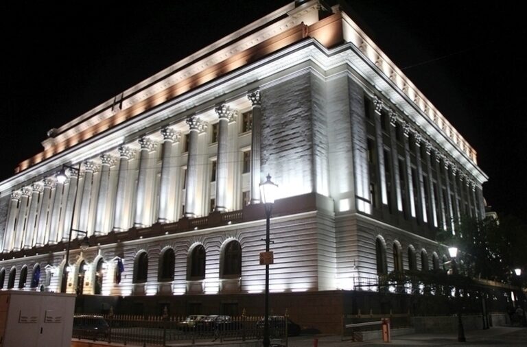 BNR își ia un nou sistem centralizat de securitate. O singură ofertă pentru un buget de peste 12 milioane de lei  Citește mai mult la: https://profit.ro/povesti-cu-profit/bnr-isi-ia-un-nou-sistem-centralizat-de-securitate-o-singura-oferta-pentru-un-buget-de-peste-12-milioane-de-lei-22353575  Informaţiile publicate de Profit.ro pot fi preluate doar în limita a 500 de caractere şi cu citarea în lead a sursei cu link activ. Orice abatere de la această regulă constituie o încălcare a Legii 8/1996 privind dreptul de autor.