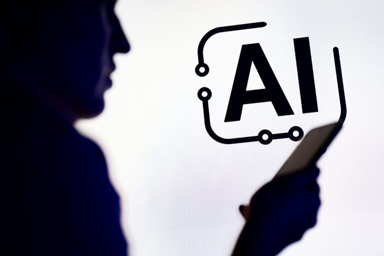 Paradoxul inteligenţei artificiale pe Wall Street: Investitorii sunt prinşi între teama că AI-ul va înlocui meserii şi scepticismul privind profitabilitatea rapidă a companiilor. Cum s-au şters 1.000 mld. dolari din piaţă?