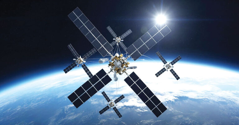 Cum vrea Elon Musk să transforme o fantezie SF scumpă în realitate şi să împingă AI în era spaţială folosind cea mai mare companie privată din lume