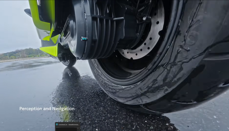 OMO-X este prima motocicletă care se conduce singură și nu cade pe o parte atunci când te oprești